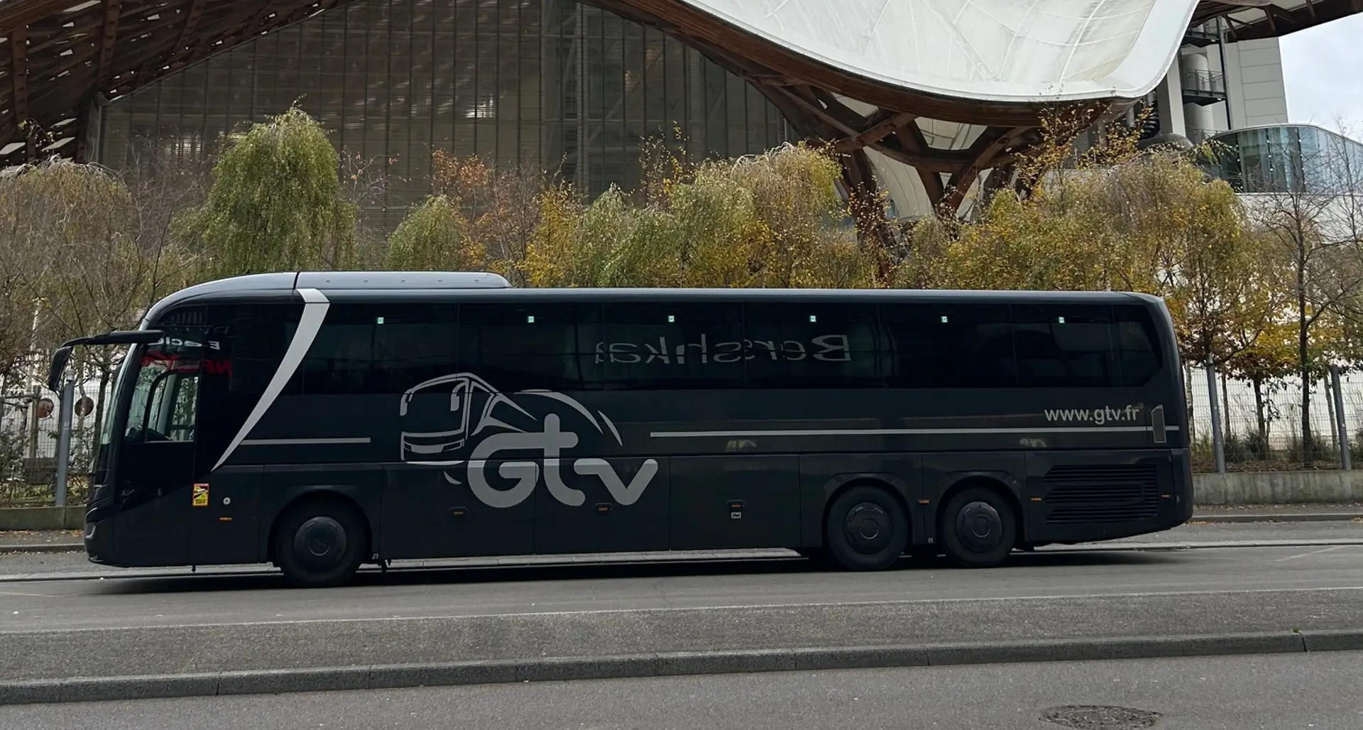 gtv-transports-sn-header-location-dautocars-avec-conducteur